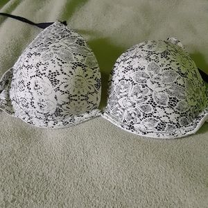 Candie's b&w Floral Bra 36C